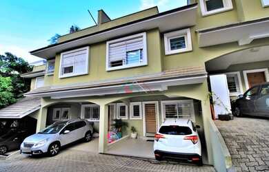 Imagem: A casa em condomínio possui 3 Dormitórios, 4 Banheiros, 2