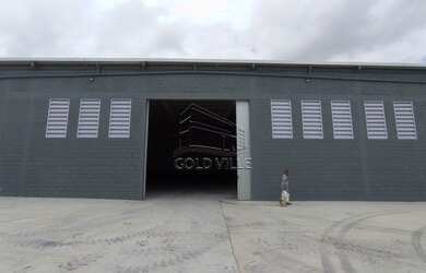 Imagem: O depósito possui 1 Vaga na garagem, 440m² de Área e está