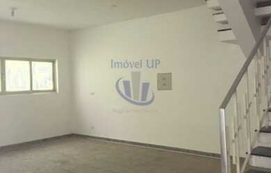 Imagem: O depósito possui 2 Vagas na garagem e 140m² de Área e está