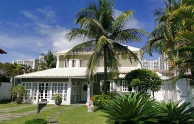 Imagem: A casa em condomínio possui 5 Dormitórios, 5 Banheiros, 5