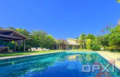 Imagem: A casa em condomínio possui 5 Dormitórios, 5 Banheiros, 5