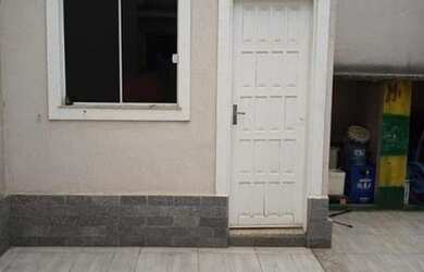 Imagem: A casa possui 3 Dormitórios, 2 Banheiros, 1 Vaga na garagem