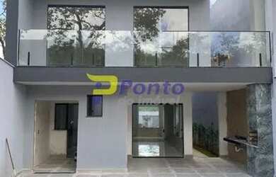 Imagem: A casa possui 3 Dormitórios, 2 Banheiros, 2 Vagas na garagem