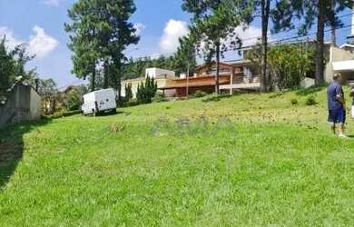 Imagem: O terreno possui 987m² de Área e está localizado em Nova