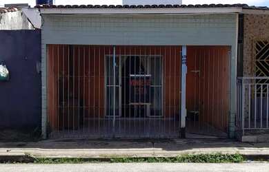 Imagem: A casa possui 2 Dormitórios, 2 Banheiros, 1 Vaga na garagem