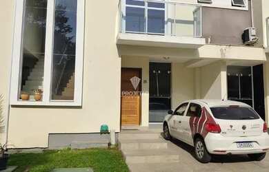 Imagem: A casa possui 3 Dormitórios, 2 Banheiros, 1 Vaga na garagem