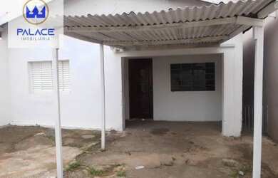 Imagem: A casa possui 2 Dormitórios, 1 Banheiro, 3 Vagas na garagem