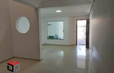 Imagem: A casa possui 3 Dormitórios, 3 Banheiros, 2 Vagas na garagem