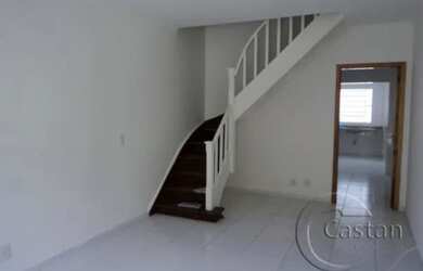 Imagem: A casa possui 2 Dormitórios, 3 Banheiros, 1 Vaga na garagem