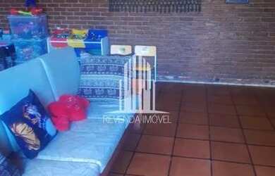 Imagem: A casa possui 4 Dormitórios, 4 Banheiros, 2 Vagas na garagem