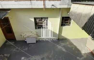 Imagem: A casa possui 2 Dormitórios, 1 Banheiro, 2 Vagas na garagem