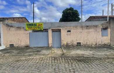 Imagem: A casa possui 3 Vagas na garagem, 450m² de Área e está localizado