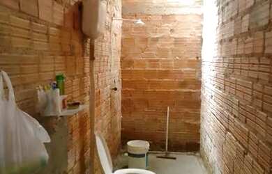 Imagem: A casa possui 2 Dormitórios, 2 Banheiros, 250m² de Área e