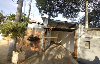 Imagem: A casa para alugar possui 2 Dormitórios, 1 Banheiro, 2 Vagas