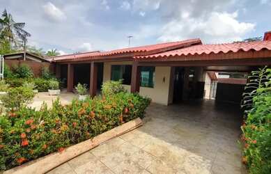 Imagem: A casa em condomínio possui 4 Dormitórios, 5 Banheiros, 3