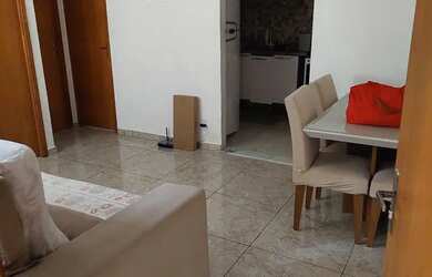 Imagem: O apartamento possui 2 Dormitórios, 1 Banheiro, 1 Vaga na garagem