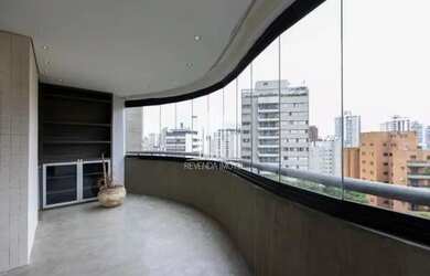 Imagem: O apartamento possui 4 Dormitórios, 5 Banheiros, 2 Vagas na