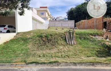 Imagem: A casa em condomínio possui 3 Dormitórios, 4 Banheiros, 2