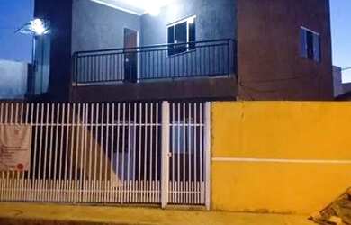 Imagem: A casa possui 2 Dormitórios, 1 Banheiro e está localizado