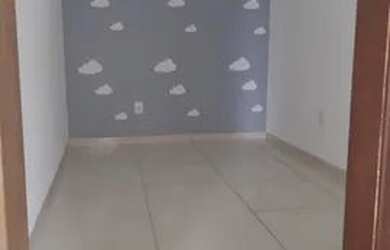 Imagem 4: Casa 2/4, Fim de Linha do Colina Azul, Frente de Rua, 1ºAndar