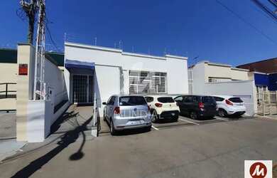 Imagem: O depósito possui 4 Vagas na garagem, 309m² de Área e está