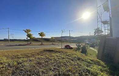 Imagem: O terreno e está localizado em São Pedro, Juiz de Fora à
