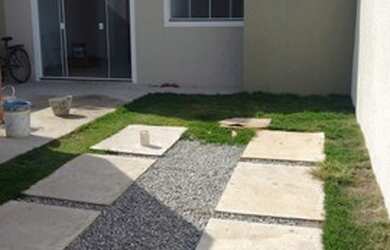 Imagem: A casa possui 2 Dormitórios, 1 Banheiro, 2 Vagas na garagem