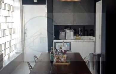 Imagem: O depósito possui 2 Vagas na garagem e 94m² de Área e está