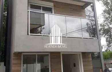 Imagem: A casa possui 3 Dormitórios, 4 Banheiros, 2 Vagas na garagem