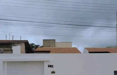Imagem: A casa à venda possui 3 Dormitórios, 1 Banheiro, 3 Vagas na