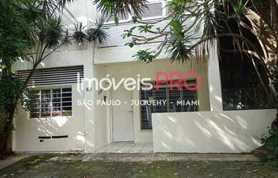 Imagem: O depósito possui 1 Vaga na garagem, 120m² de Área e está