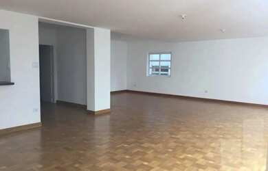 Imagem 2: Apartamento espaçoso, todo reformado, em ótima localização. Oportunidade