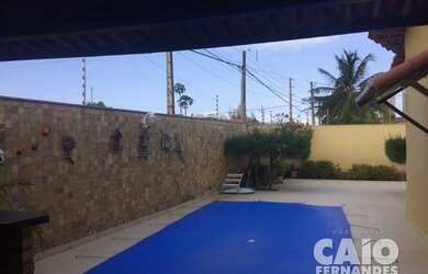 Imagem: A casa possui 3 Dormitórios, 1 Banheiro, 4 Vagas na garagem