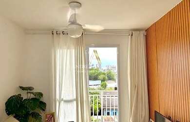 Imagem: O apartamento possui 2 Dormitórios, 1 Banheiro, 1 Vaga na garagem