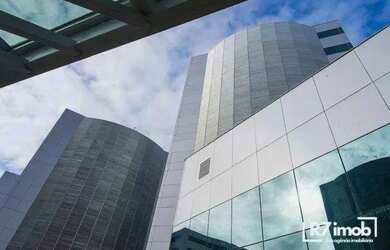 Imagem 16: Sala comercial no Hangar Business decorada com armários á venda na Av. Luiz Viana Filho