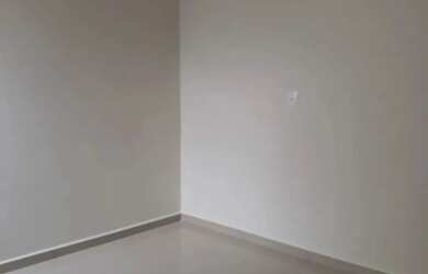 Imagem: A casa possui 2 Dormitórios, 2 Banheiros, 1 Vaga na garagem