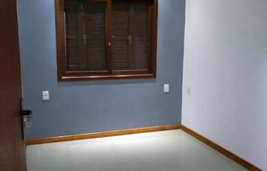 Imagem 4: Vendo ótima casa para sua família com 3 dormitórios,piscina e banheira...