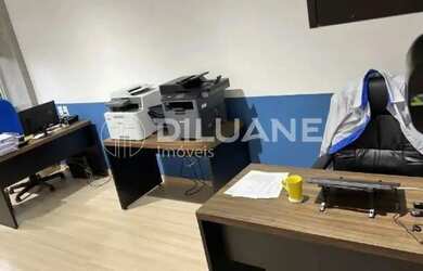 Imagem: O depósito possui 1 Vaga na garagem, 25m² de Área e está