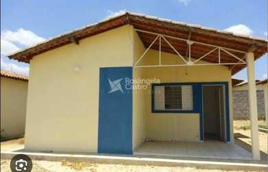 Imagem: A casa possui 3 Dormitórios, 2 Banheiros, 1 Vaga na garagem