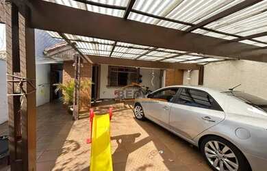 Imagem: A casa possui 2 Dormitórios, 3 Banheiros, 3 Vagas na garagem