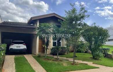 Imagem: A casa em condomínio possui 3 Dormitórios, 3 Banheiros, 2