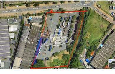 Imagem: O terreno possui 11.000m² de Área e está localizado em Cidade