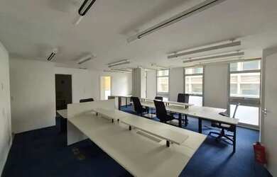 Imagem: O depósito possui 2 Vagas na garagem, 122m² de Área e Imóvel