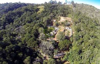 Imagem: O terreno possui 10.000m² de Área e está localizado em Chácara