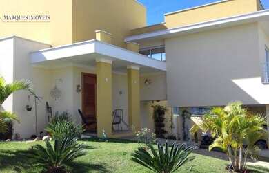 Imagem: A casa em condomínio possui 4 Dormitórios, 5 Banheiros, 5