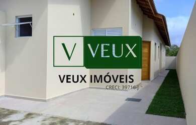 Imagem: A casa possui 3 Dormitórios, 1 Banheiro, 2 Vagas na garagem