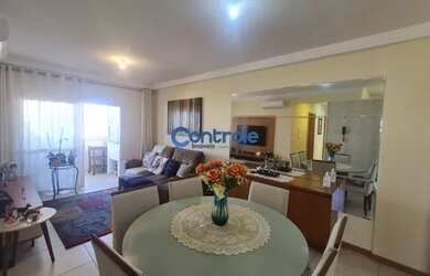 Imagem: O apartamento possui 3 Dormitórios, 2 Banheiros, 2 Vagas na