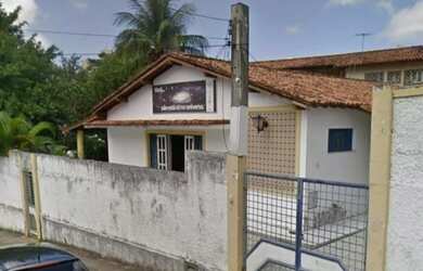 Imagem: A casa possui 4 Dormitórios, 3 Banheiros, 2 Vagas na garagem