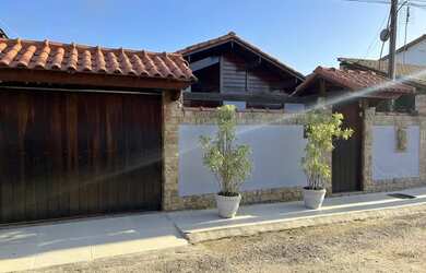 Imagem 1: VENDO CASA EM SANTA CRUZ. Churrasqueira, Varanda, Guarda roupae110m²...