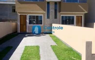 Imagem: A casa possui 2 Dormitórios, 2 Banheiros, 2 Vagas na garagem